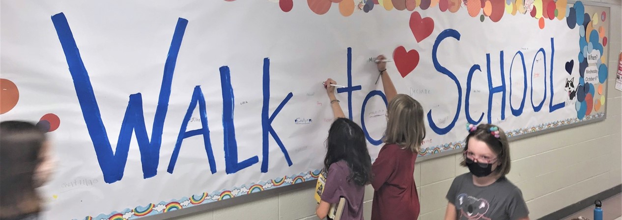 HSS Students Sign Walk to School Sign