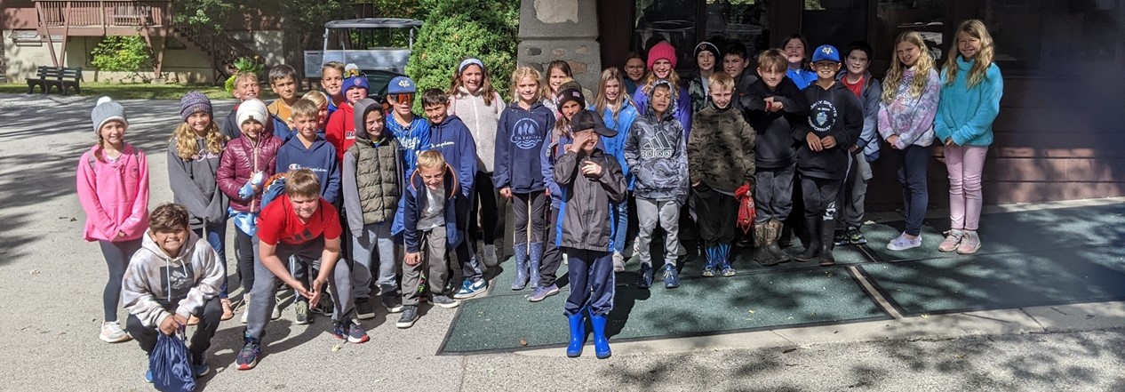 Outdoor Ed 2022 Group Photo